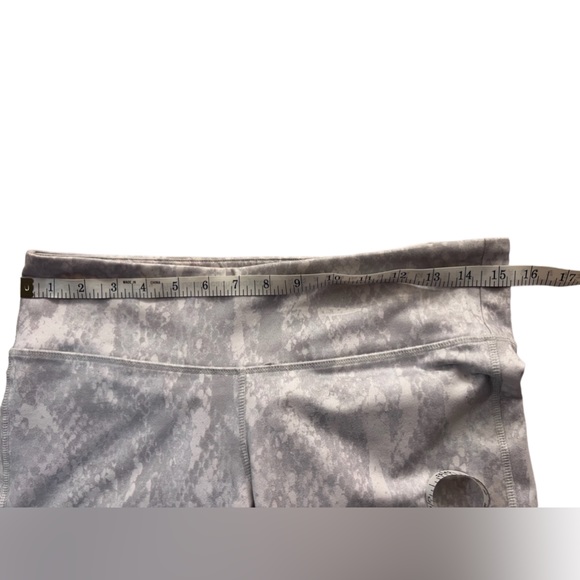 SOLD- Alo Goddess Ruched Legging Yoga Tights - Picture 3 of 4